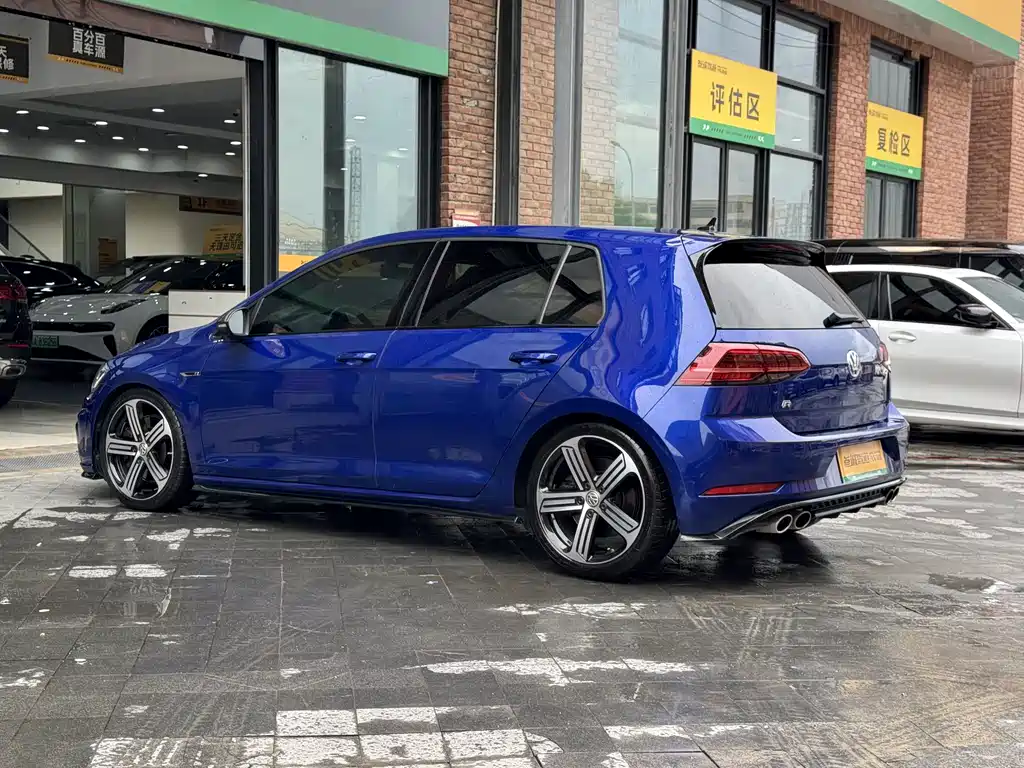 Volkswagen Golf 2017 2.0TSI R