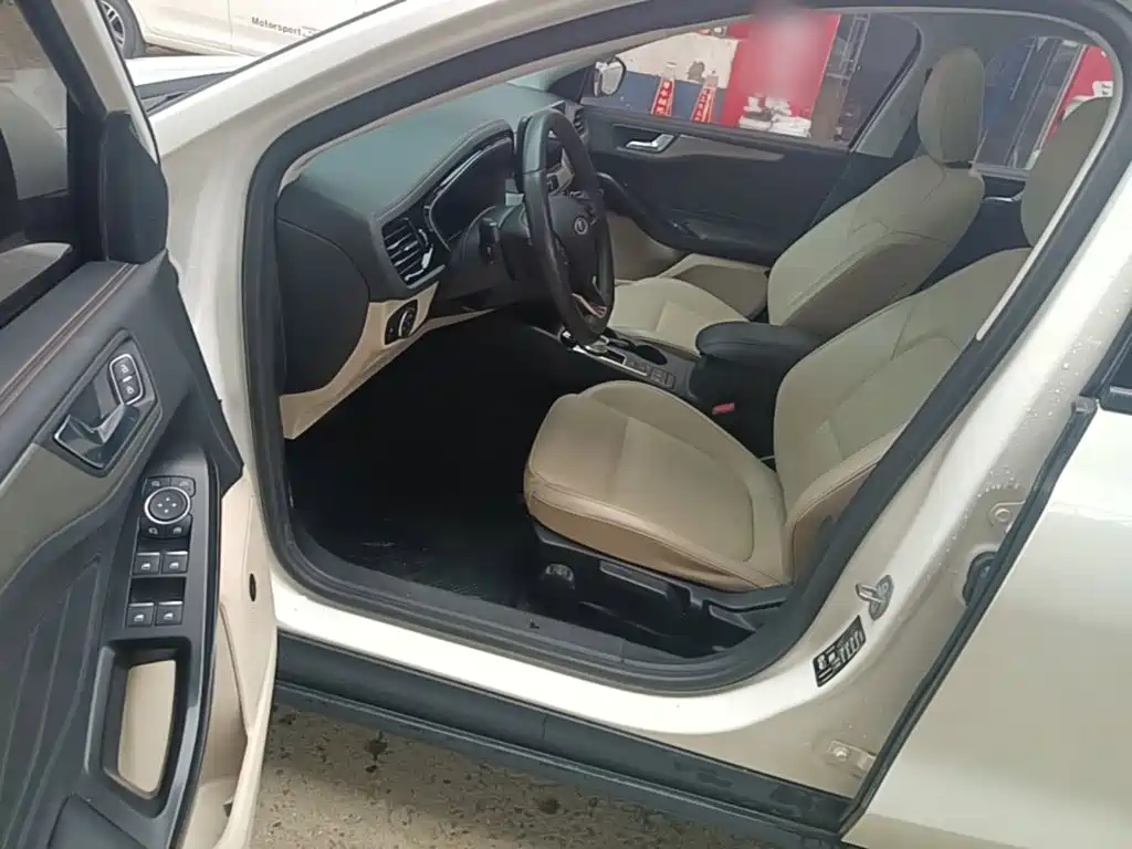 Ford Focus — миниатюра 16