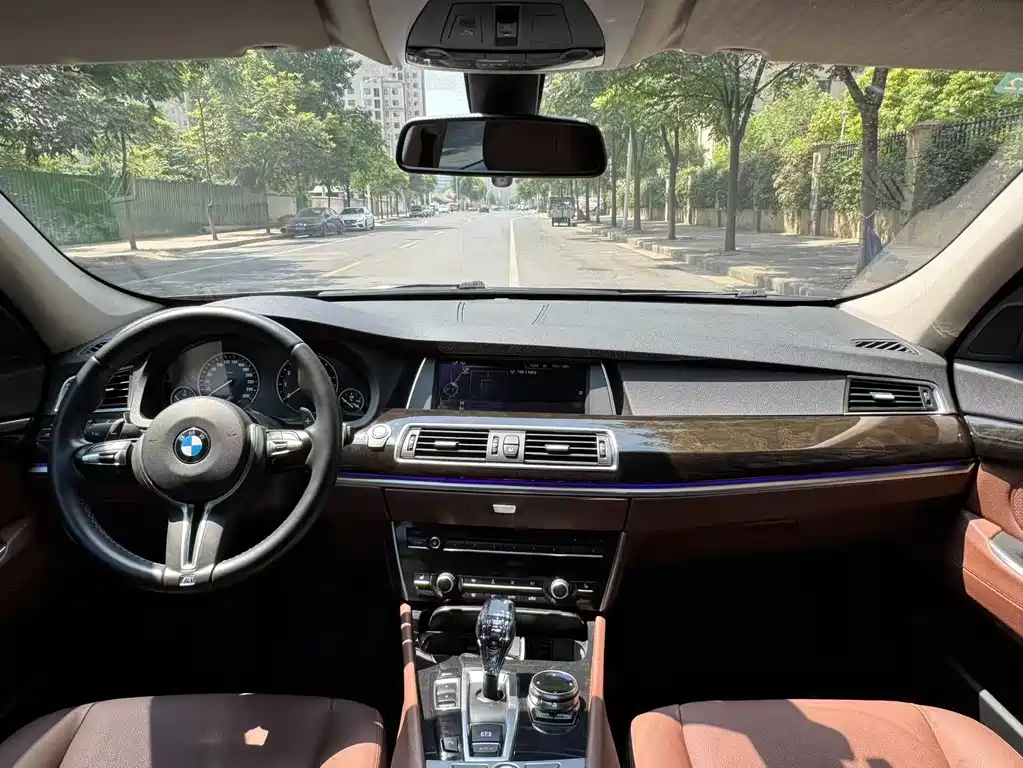 BMW 5 Series GT 5 GT 2014 528i Lead