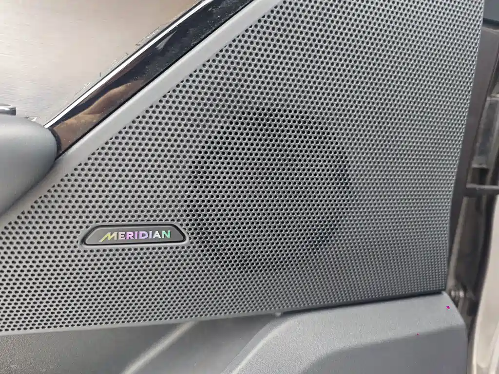 Land Rover Velar — миниатюра 17