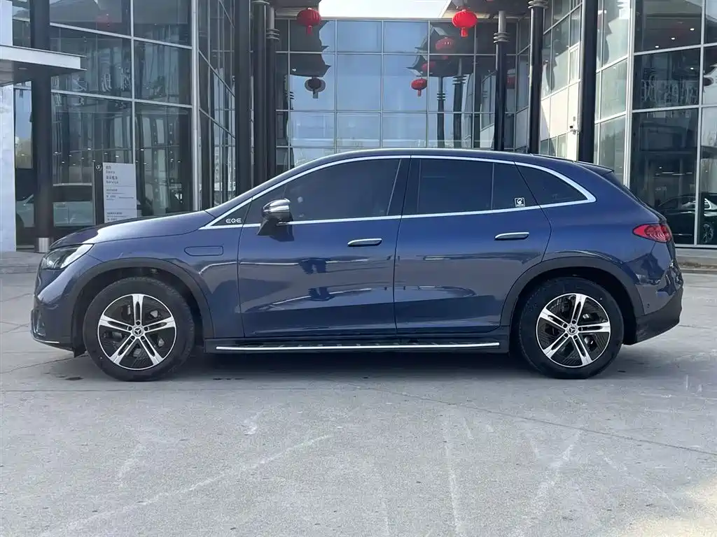 MERCEDES-BENZ EQE SUV
