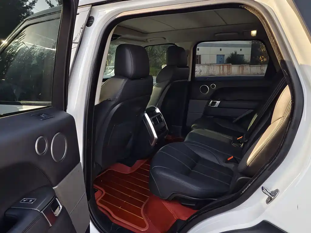 Land Rover Sport — миниатюра 7