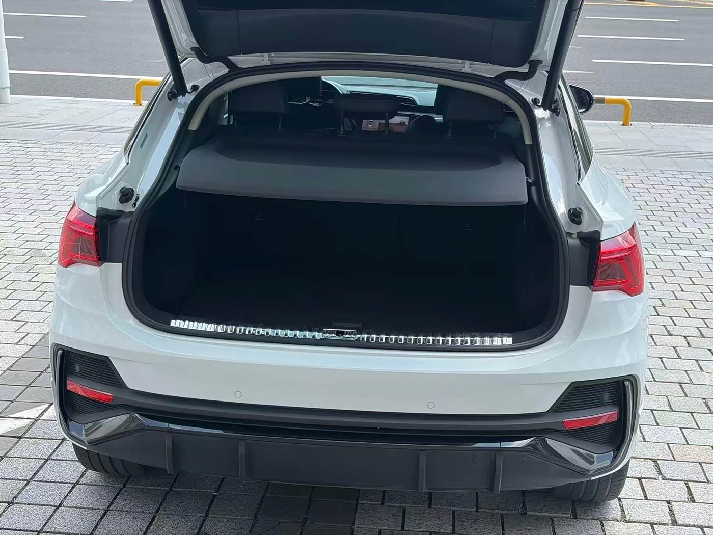 Audi Q3 Sportback 1.4 л 2023 г. Белый, пробег 36000 км