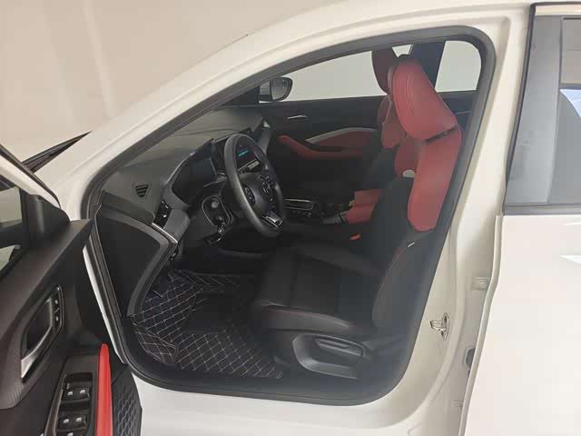 MG MG5 1.5 л 2024 г. Белый, пробег 21000 км