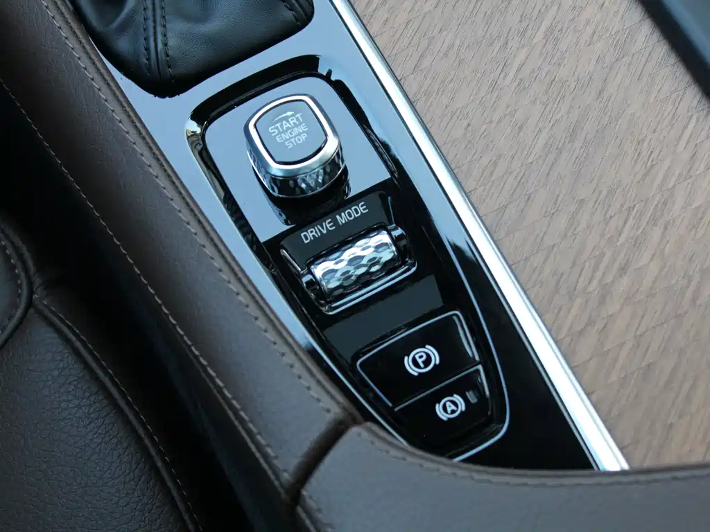 Volvo XC90 — миниатюра 11