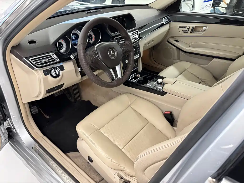Mercedes-Benz E-Class — миниатюра 8