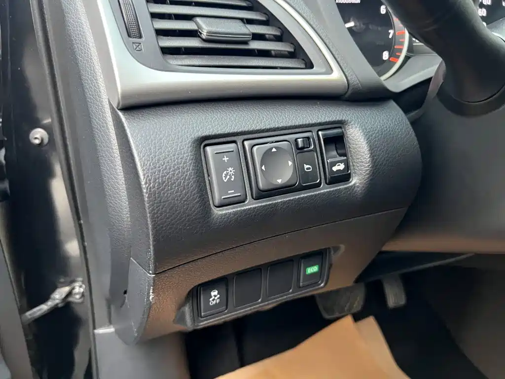 Nissan Sylphy — миниатюра 8
