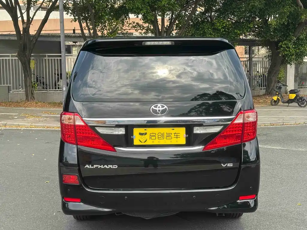 Toyota Alphard 2012 3.5L Luxury