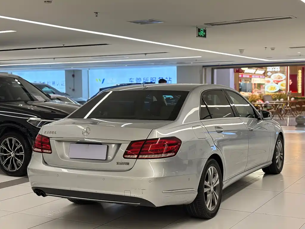 Mercedes-Benz E-Class — миниатюра 4