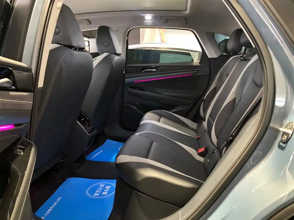 VOLKSWAGEN ID.7 VIZZION