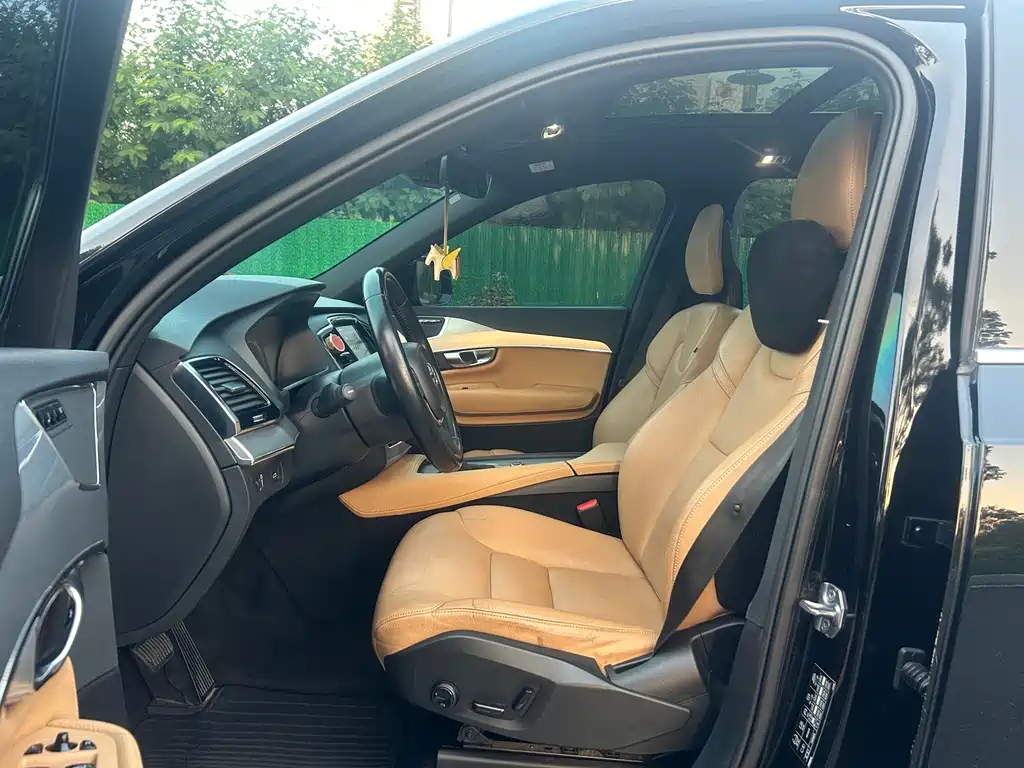 Volvo XC90 — миниатюра 6