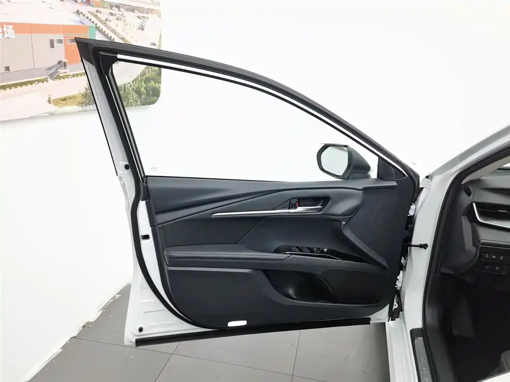 Toyota Camry 2024 2.0GVP Luxury