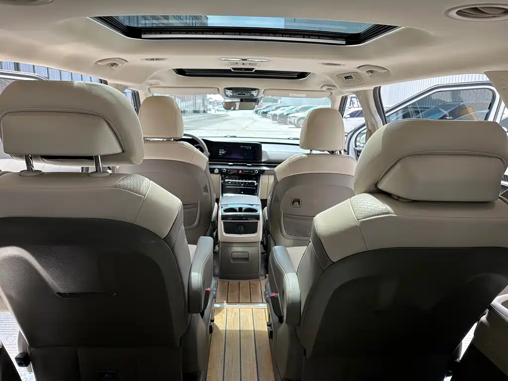 Kia Carnival — миниатюра 19