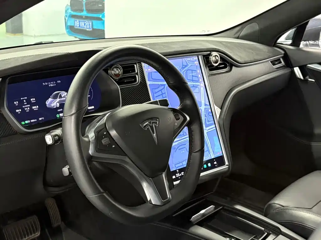 Tesla Model S — миниатюра 7