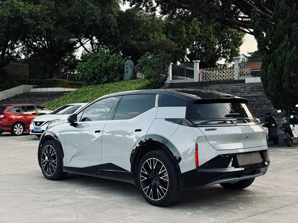 Zeekr X 2024 мест