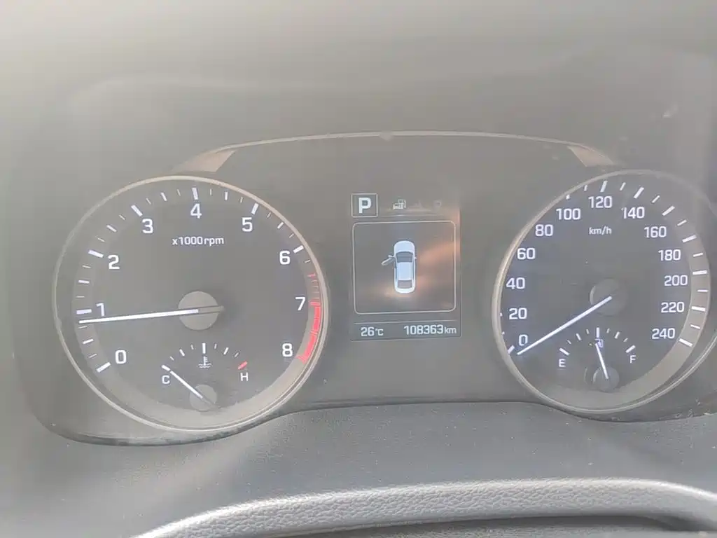 Hyundai Elantra — миниатюра 12