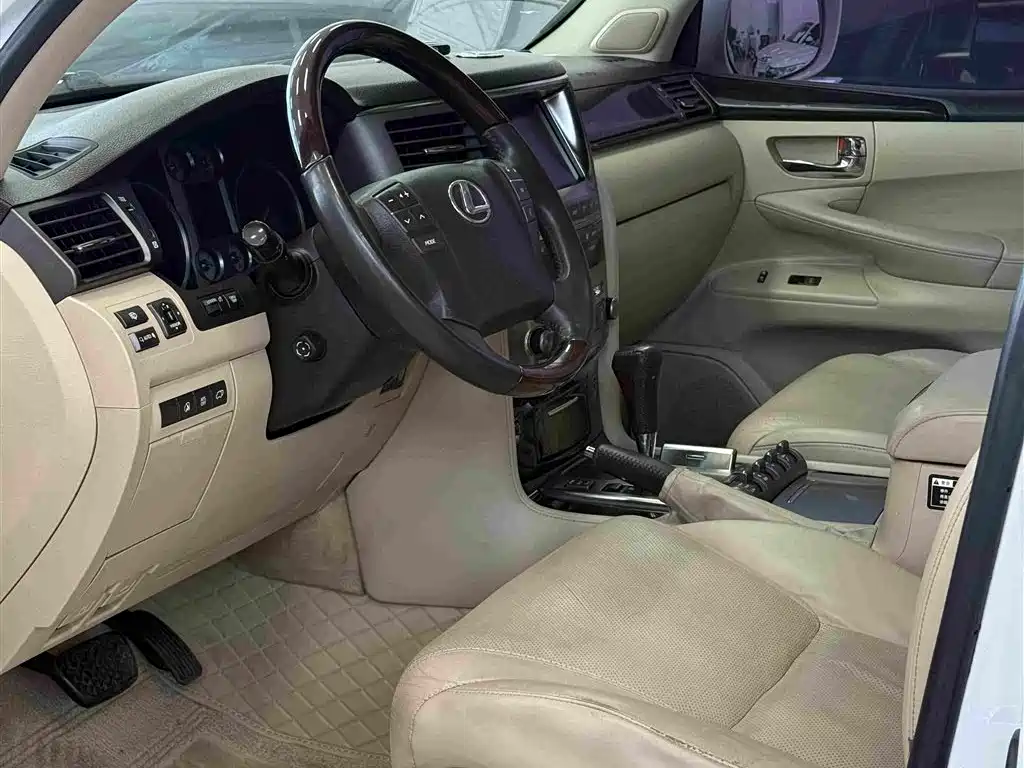 Lexus LX — миниатюра 4