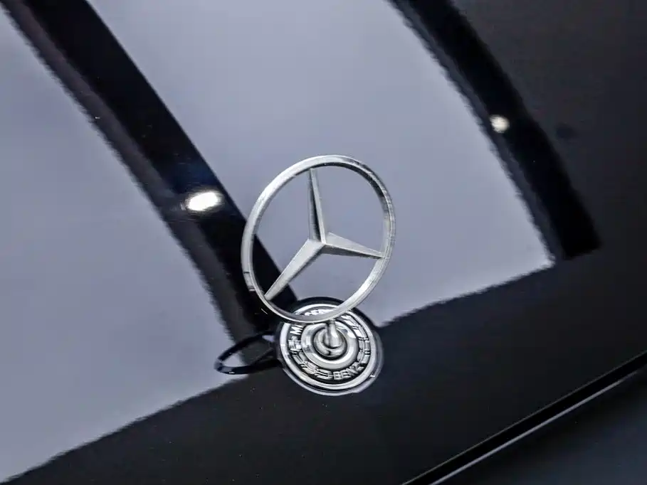 Mercedes-Benz E-Class — миниатюра 32