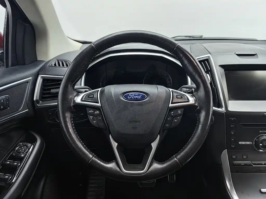 Ford Edge — миниатюра 11