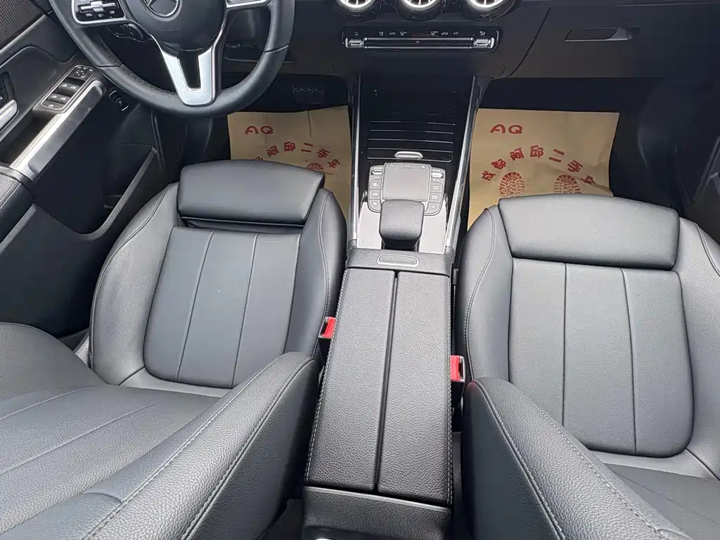 Mercedes-Benz GLB — миниатюра 13
