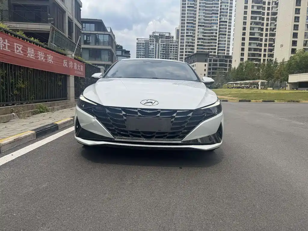 MODERN ELANTRA