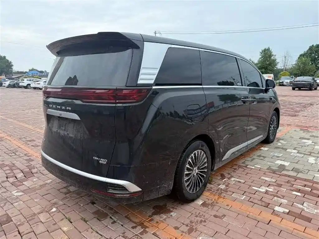 Denza D9 2025 DM-i Smart Drive 1020 Luxury