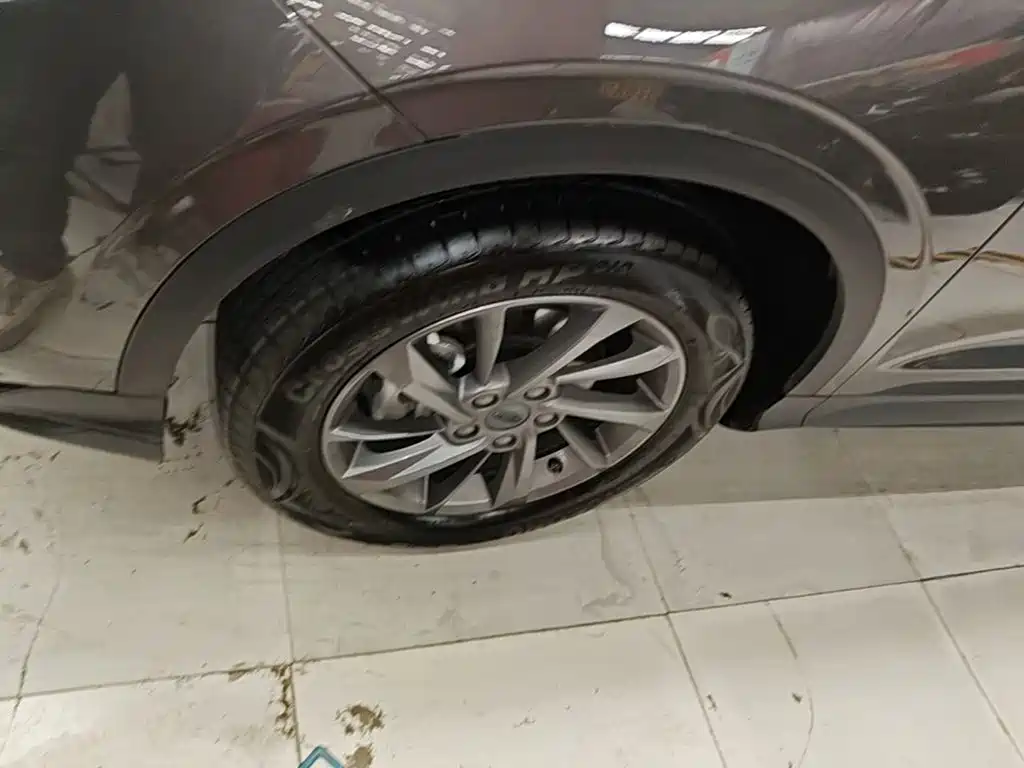 Geely Binyue — миниатюра 23