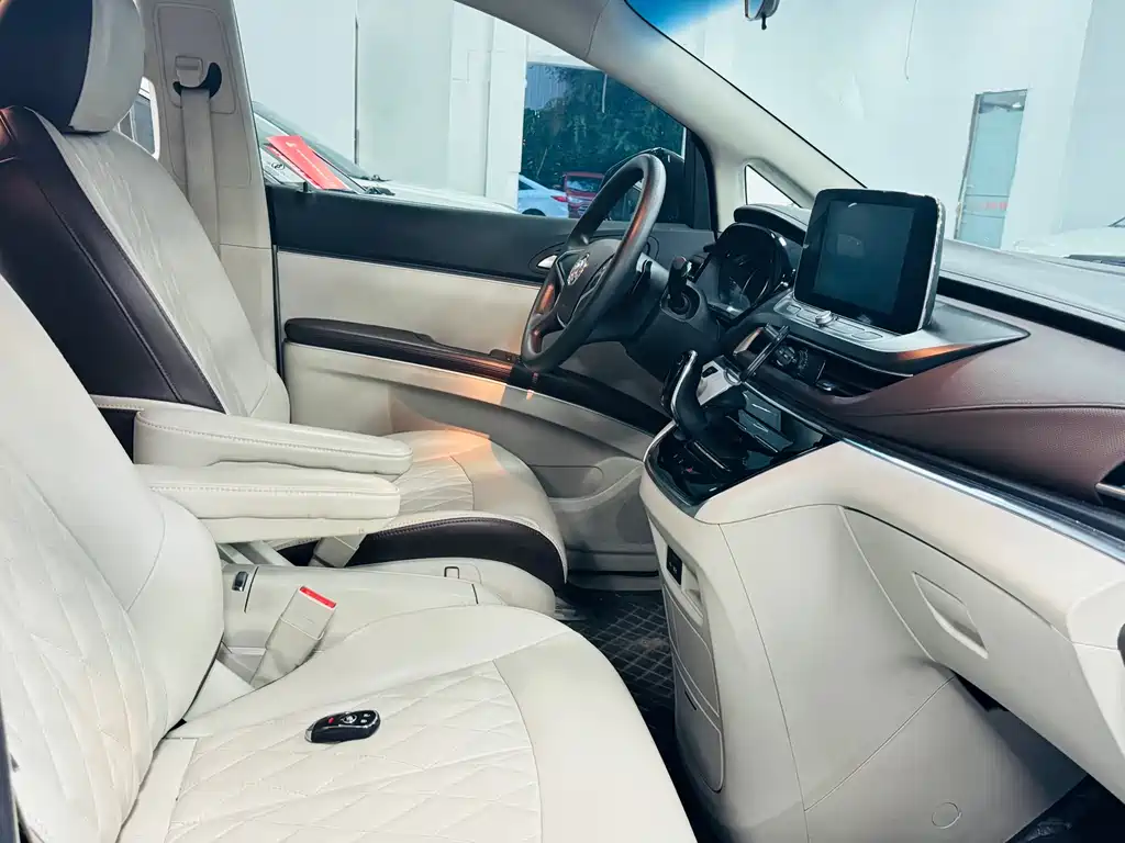 Buick GL8 2023 Comfort