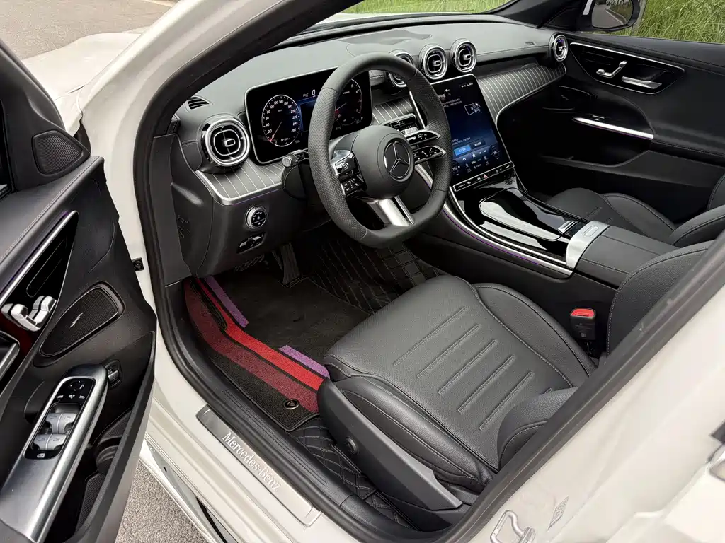 Mercedes-Benz C-Class — миниатюра 7