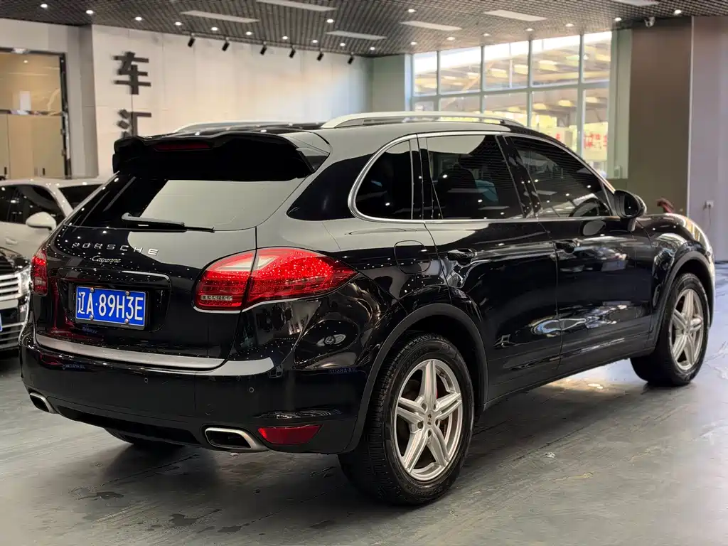 Porsche Cayenne — миниатюра 7