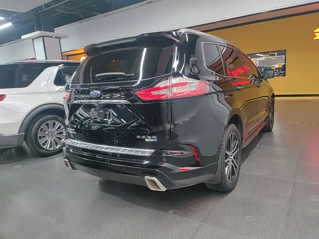 Ford Edge — миниатюра 7