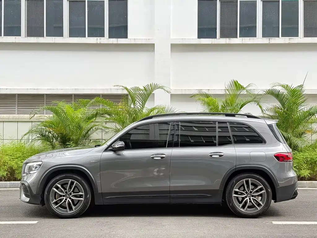Mercedes-Benz GLB AMG — миниатюра 7