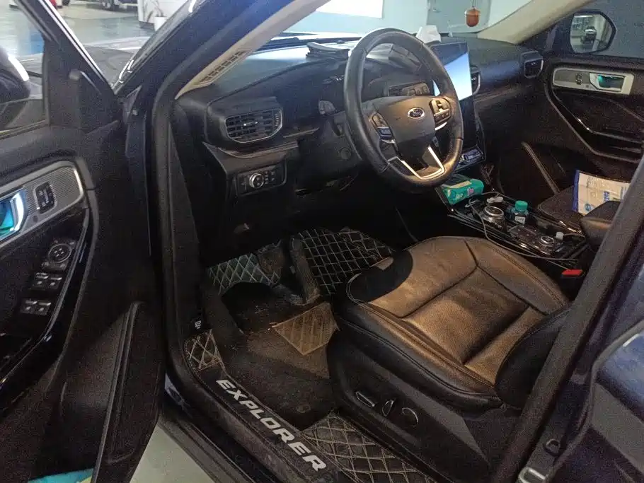 Ford Explorer — миниатюра 9