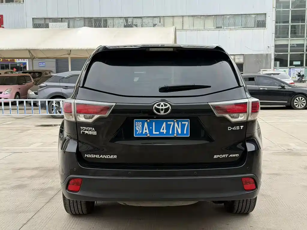 TOYOTA HIGHLANDER