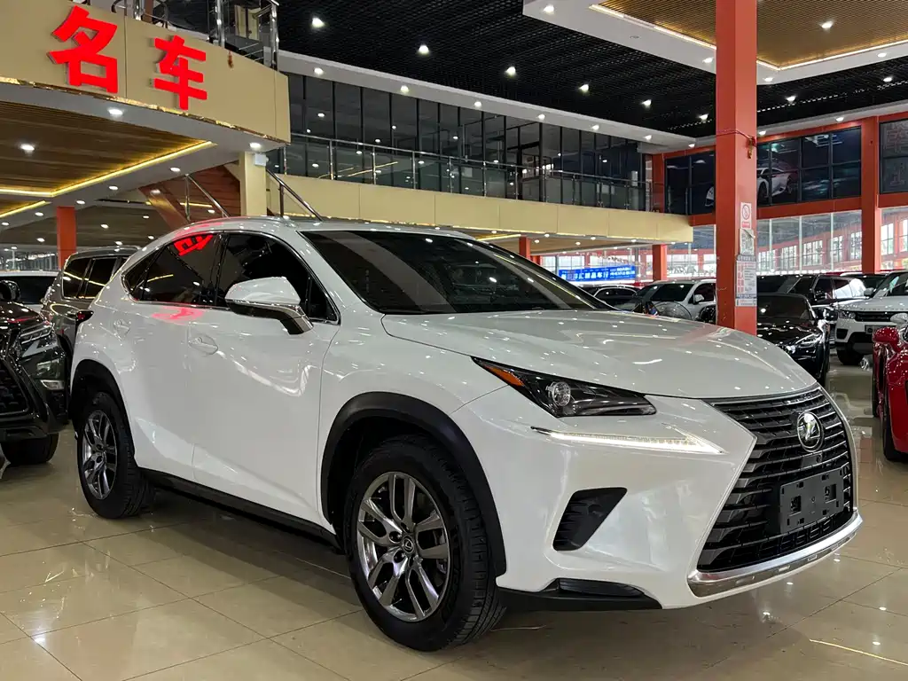 Lexus NX 2017 300