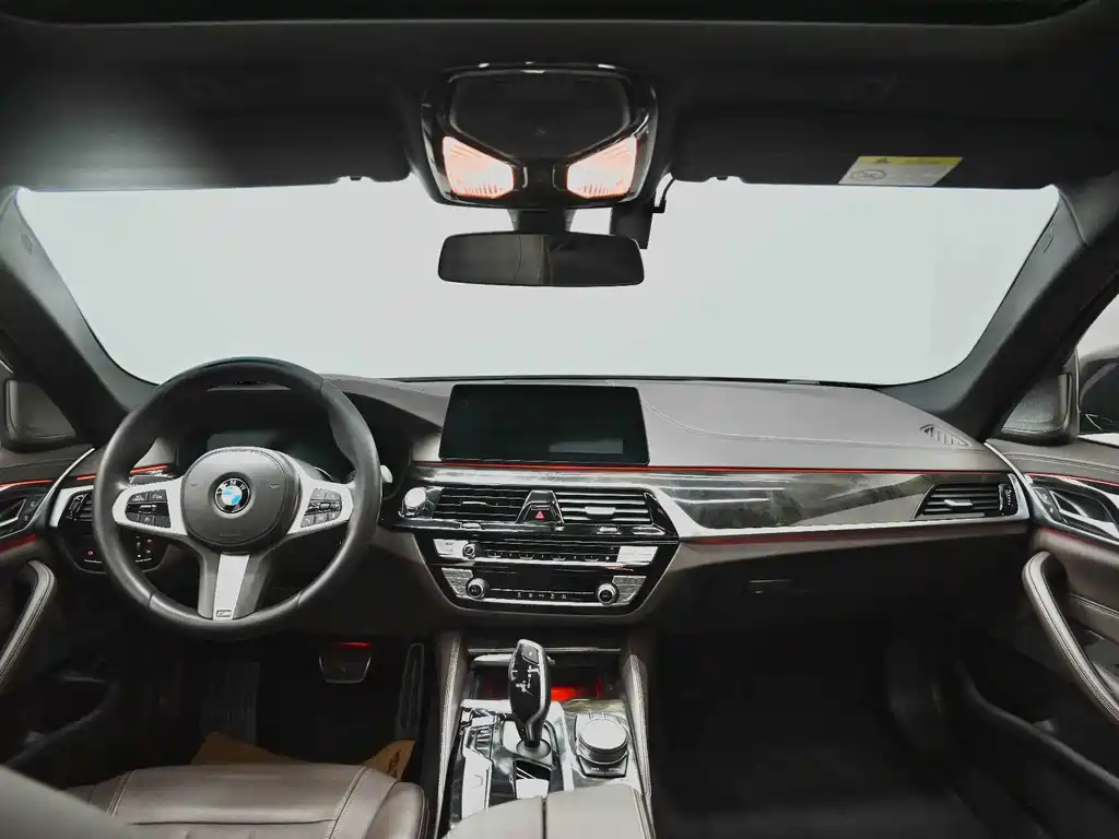 BMW 5 Series — миниатюра 22