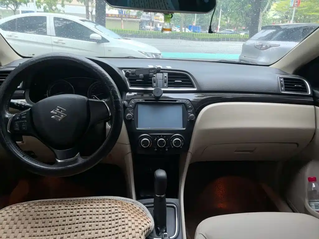 Suzuki Alivio — миниатюра 5