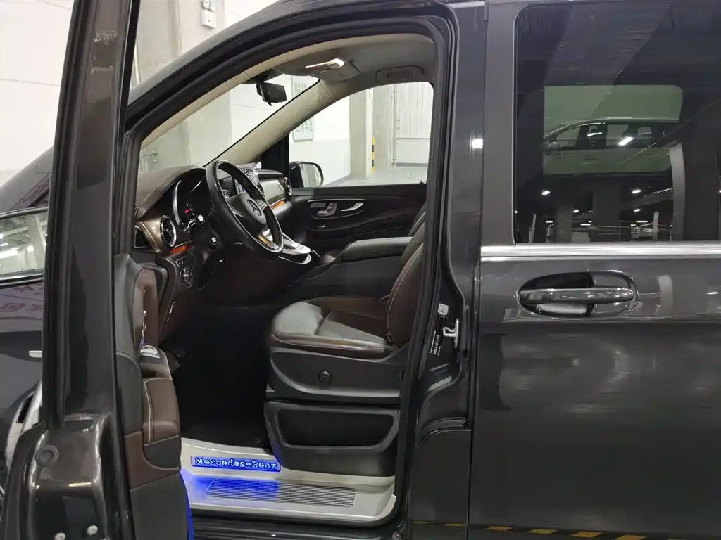 Mercedes-Benz V-Class V 2021 V 260 L Luxury