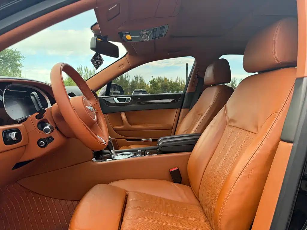 Bentley Flying Spur — миниатюра 23