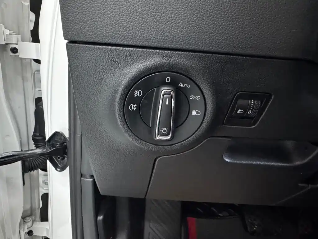 Skoda Karoq — миниатюра 13