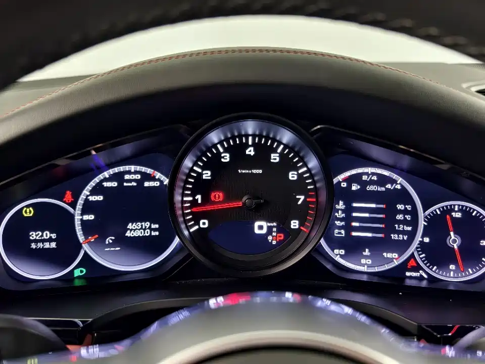 Porsche Cayenne — миниатюра 11