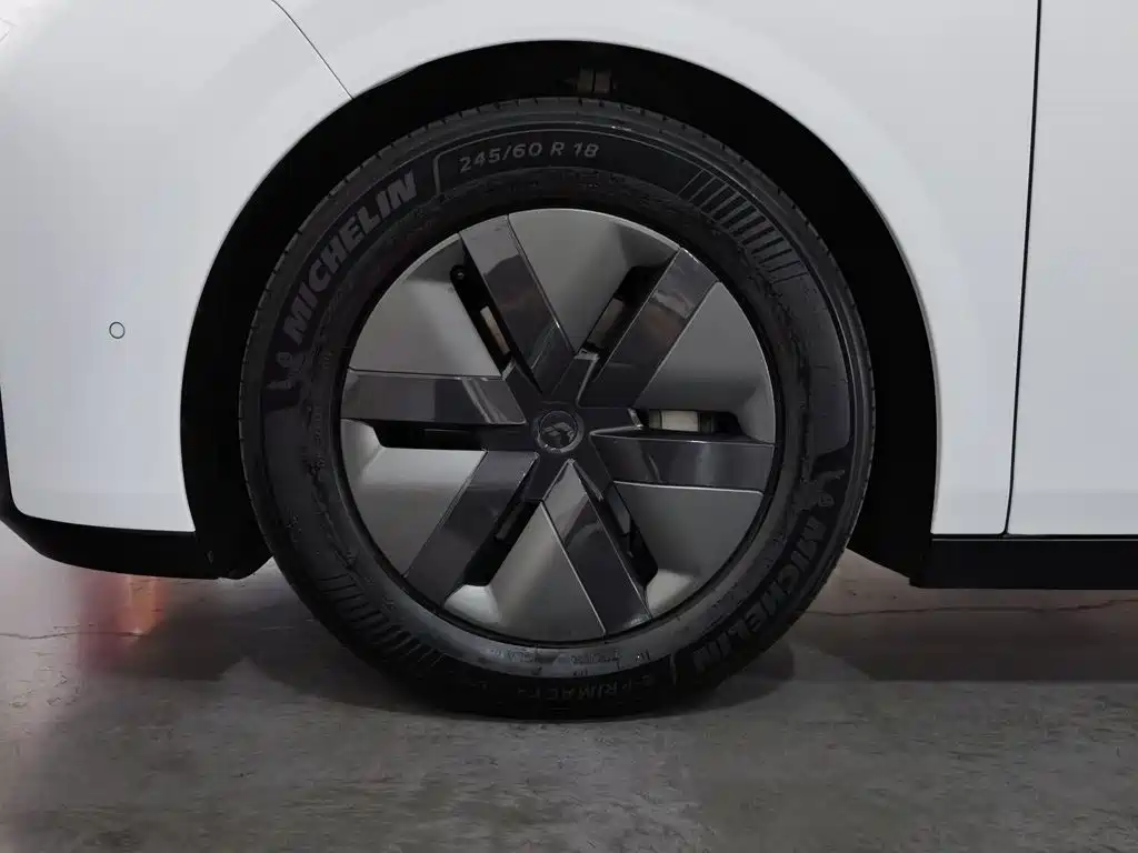 Li Auto Li MEGA — миниатюра 17