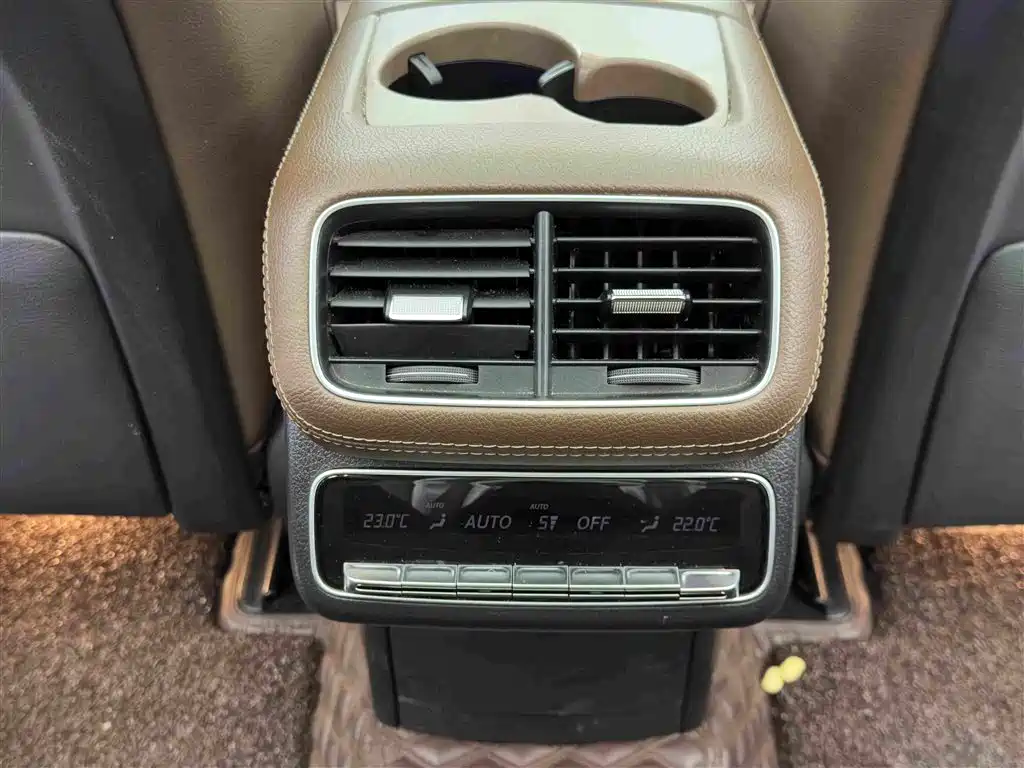 Mercedes-Benz GLE New Energy — миниатюра 14