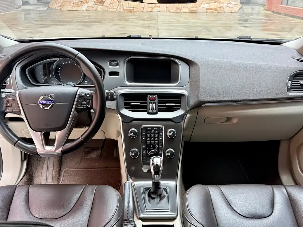 Volvo V40 2015 1.6T