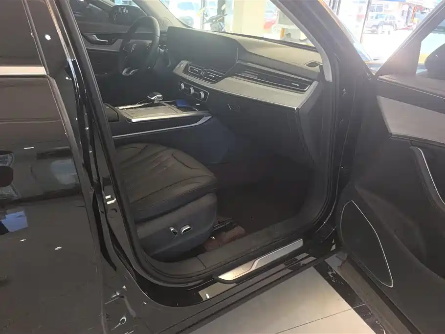 Hongqi HS5 2025 2.0T
