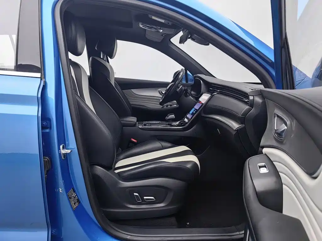Roewe RX5 MAX — миниатюра 23