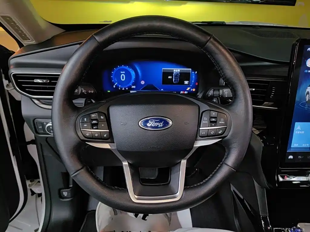 Ford Explorer — миниатюра 11
