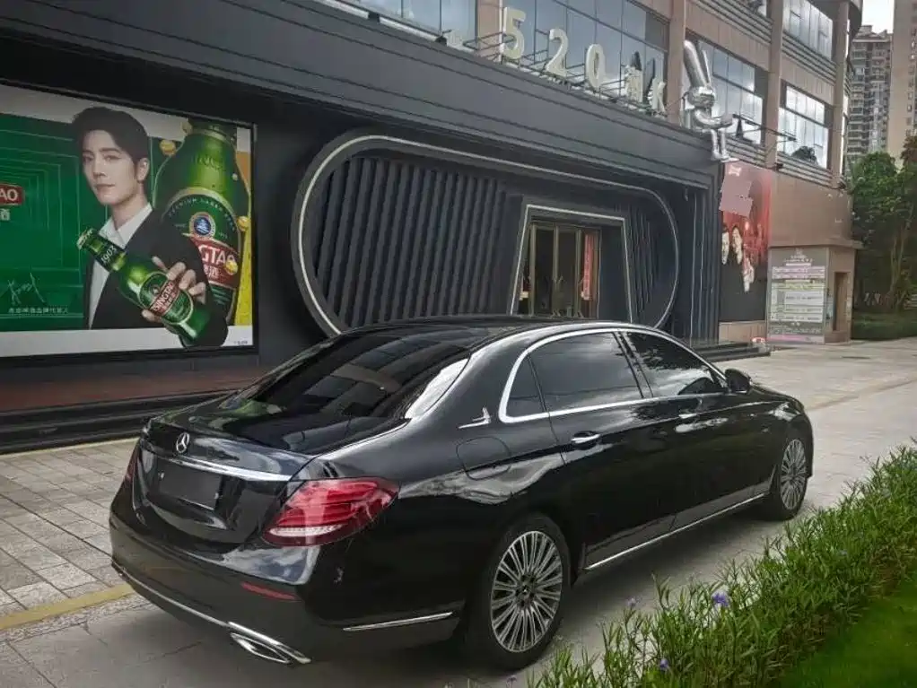 Mercedes-Benz E-Class — миниатюра 6