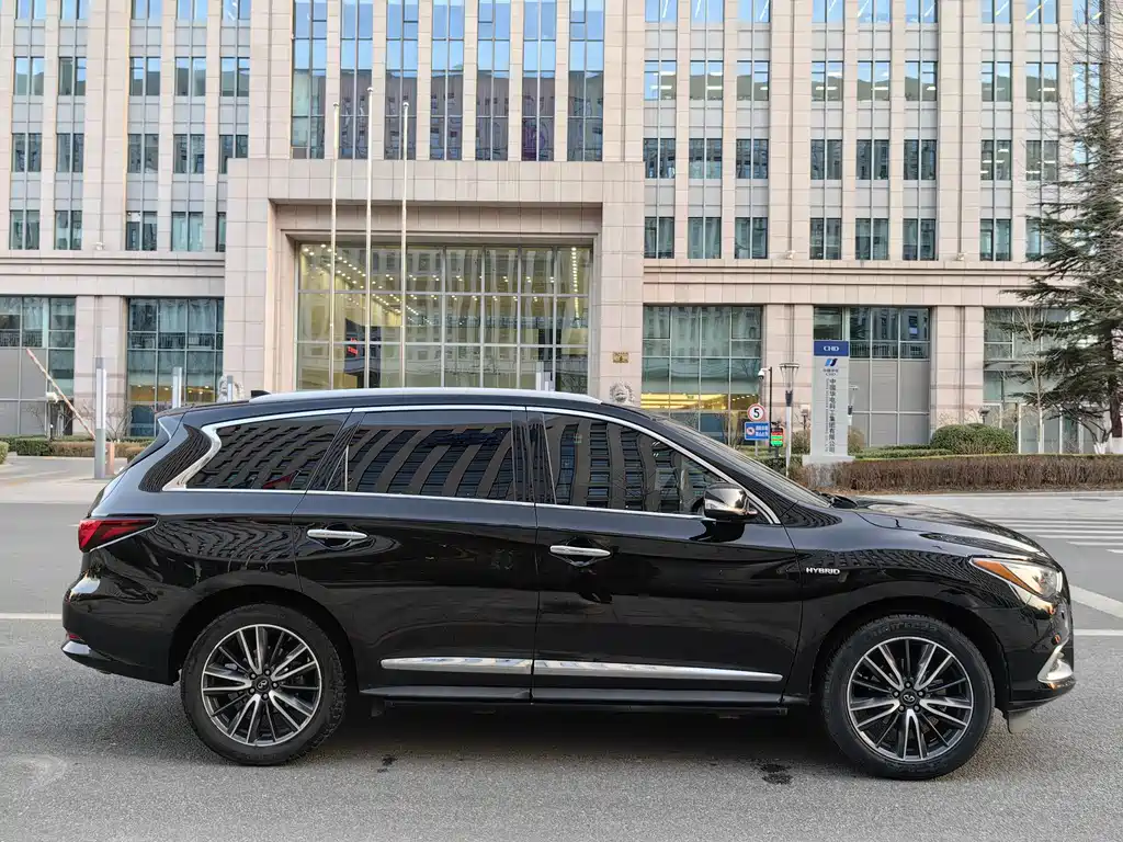 INFINITI QX60