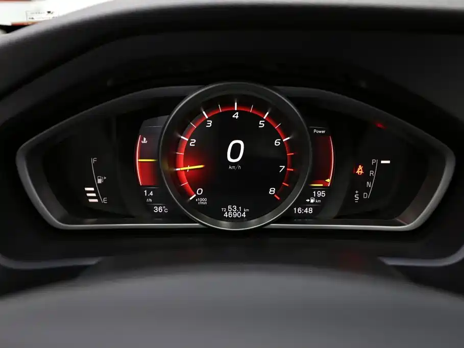 Volvo V40 — миниатюра 13